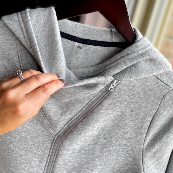⬇️ Dip Zipped Hoodie - Picture 4 of 6